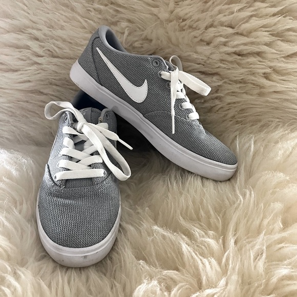 Nike Gray SB Check Solarsoft Canvas Skate Shoes - Picture 1 of 8